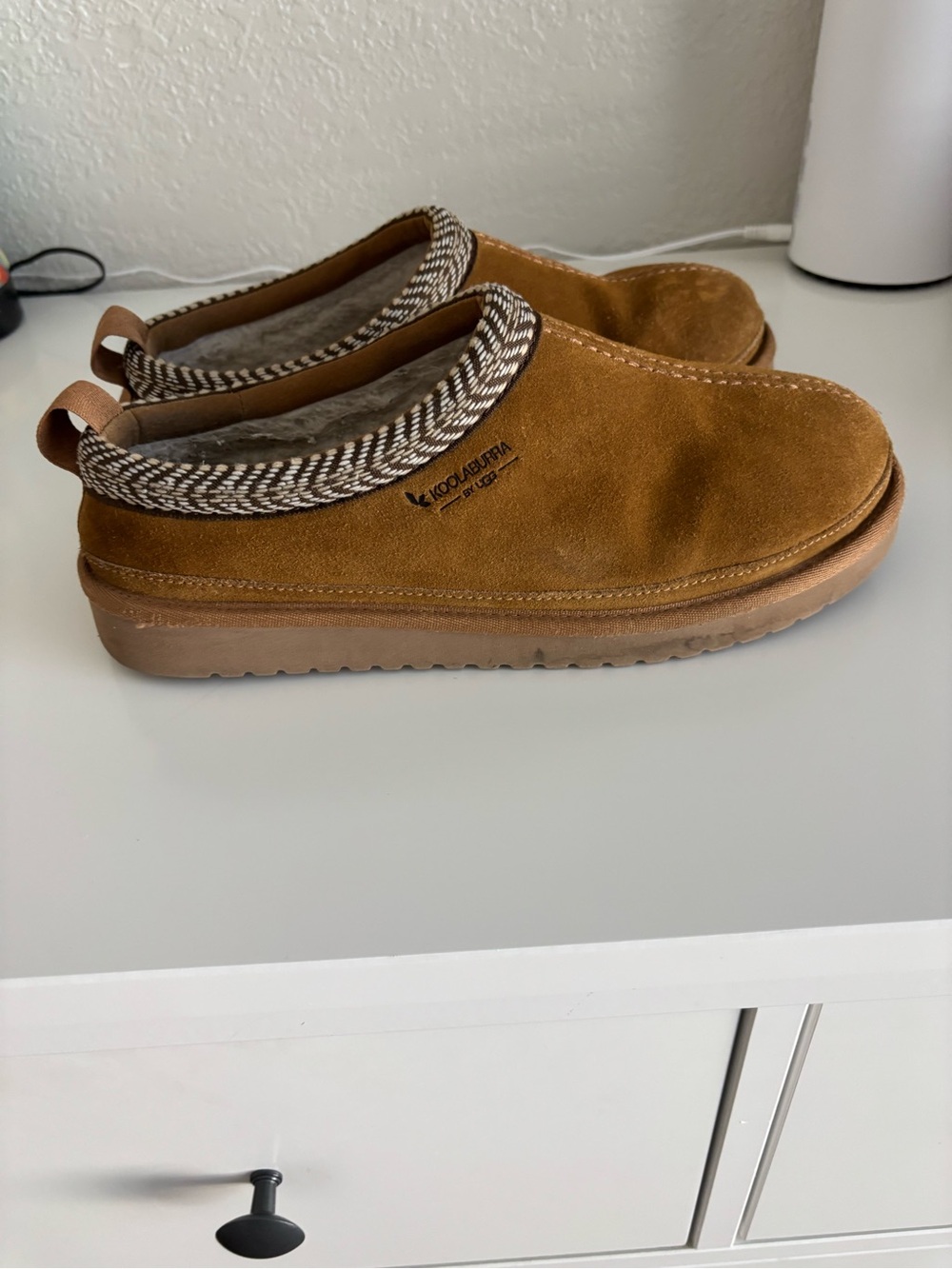 Koolaburra ugg Chestnut Suede Slip-On Slippers